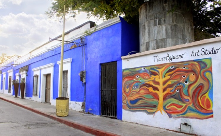 Art galleries and colorful buildings in the center of San José del